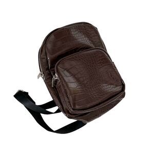 Will fable Brown faux leather crossbody EUC